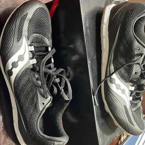 Saucony Men/Women’s Black Running Shoes Track shoes Size 6.5 men Size 8 women’s
